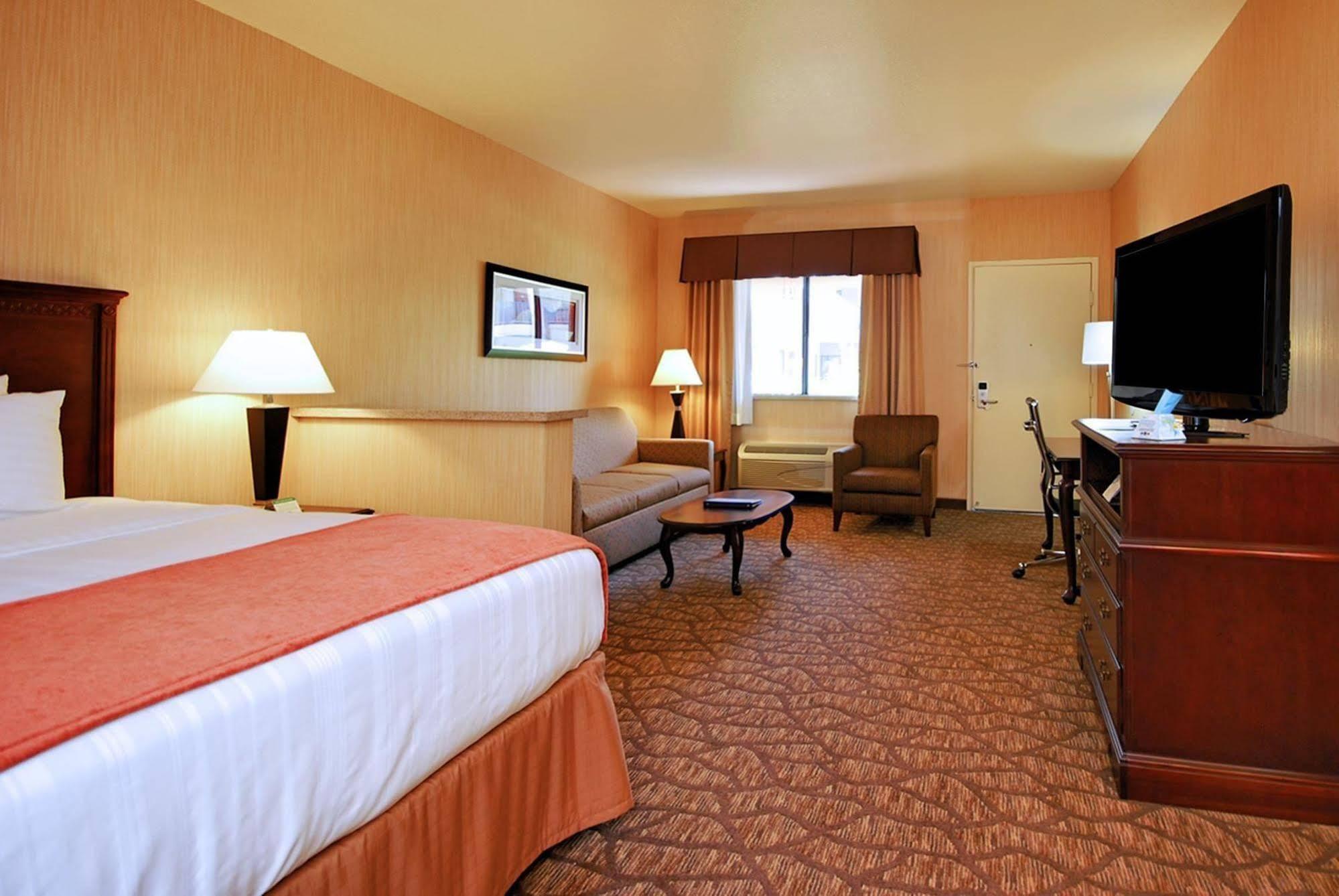 Best Western San Dimas Hotel&Suites Exterior foto