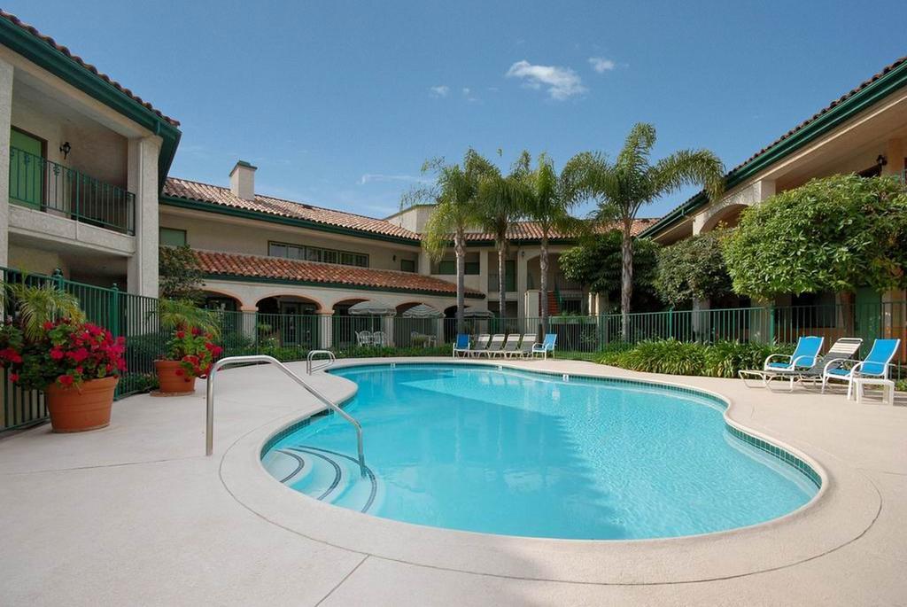 Best Western San Dimas Hotel&Suites Exterior foto