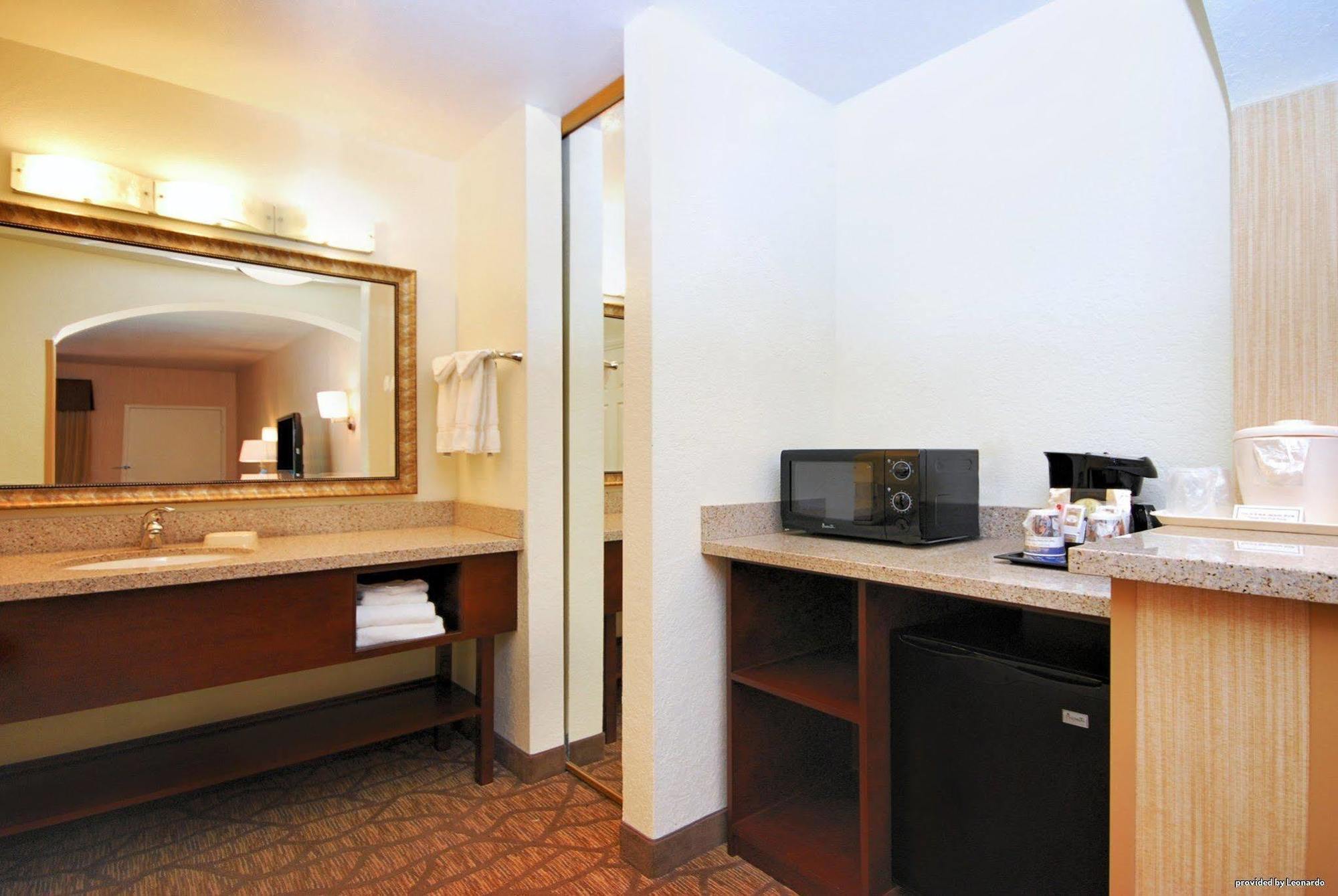Best Western San Dimas Hotel&Suites Exterior foto