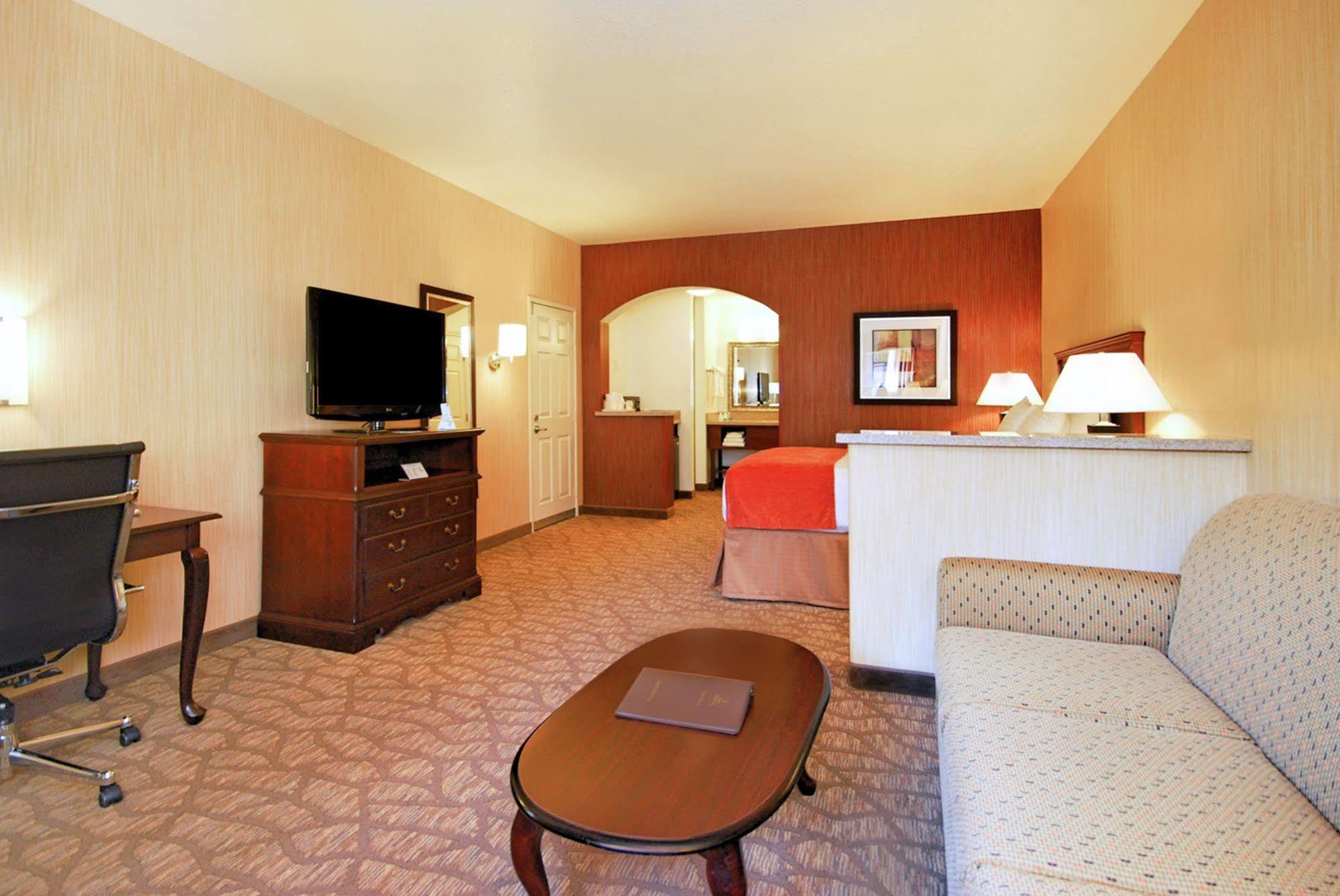 Best Western San Dimas Hotel&Suites Exterior foto
